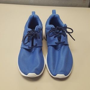Kids sz 5 Women's sz 7 Nike Roshe One- 2 wears